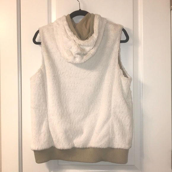 Vest - Picture 3 of 5